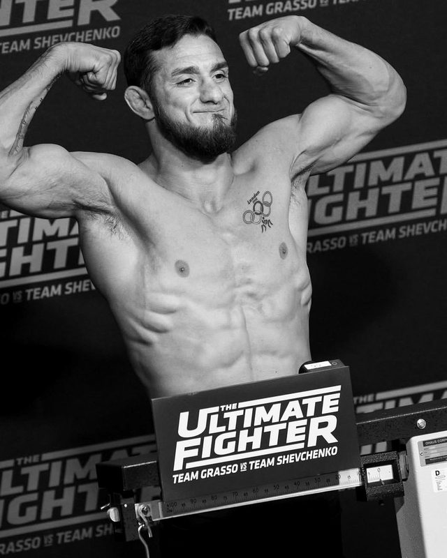 Guillermo Torres na pesagem do The Ultimate Fighter